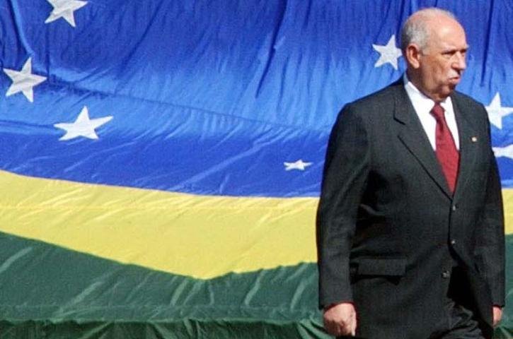 Ap&oacute;s 13 anos de luta contra o c&acirc;ncer, Jos&eacute; Alencar deixa mulher, Mariza Campos Gomes da Silva, e tr&ecirc;s filhos
