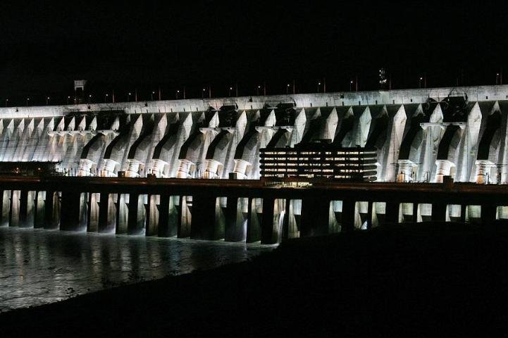 Pane em Itaipu causa apag&atilde;o em quase todo o Paraguai