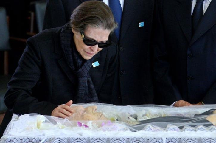 A vi&uacute;va do ex-vice-presidente, Mariza Gomes da Silva, estava bastante emocionada durante o vel&oacute;rio
