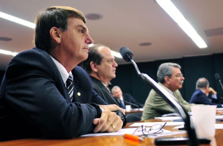 Estou me lixando para o movimento gay, diz Bolsonaro