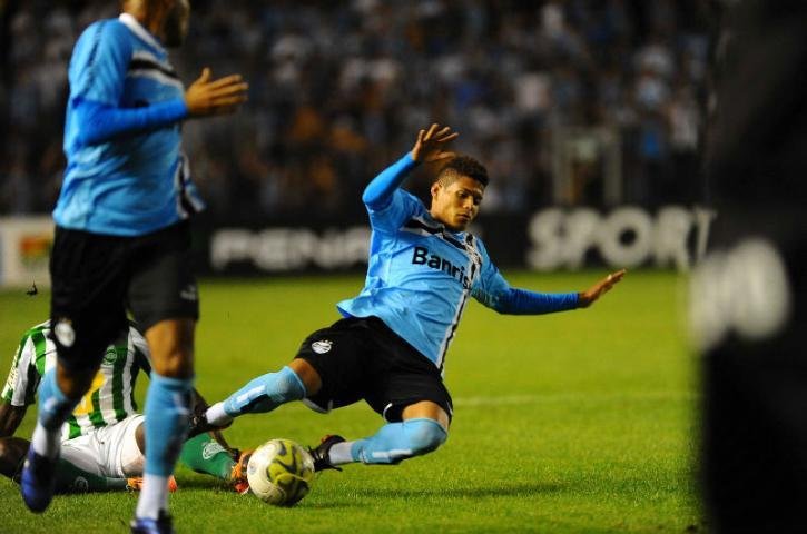 Acompanhe Juventude x Gr&ecirc;mio em tempo real