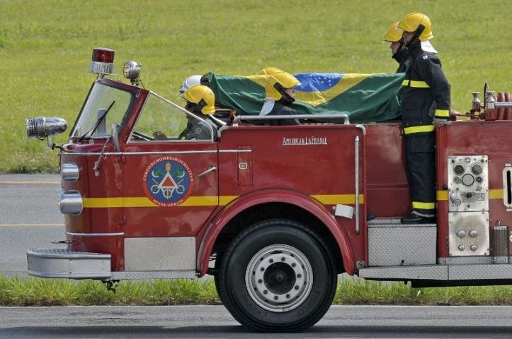 Corpo de Alencar chega ao Pal&aacute;cio da Liberdade