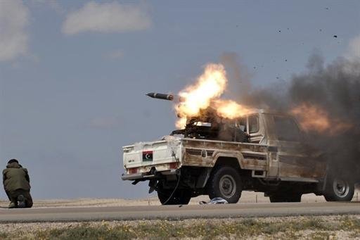 Kadhafi prende rebeldes na defensiva em cidade pr&oacute;xima a Benghazi