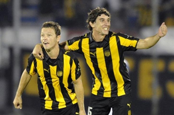 Pe&ntilde;arol vence Godoy Cruz e assume lideran&ccedil;a de seu grupo na Libertadores