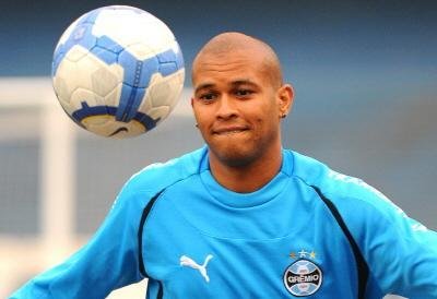 Crise pol&iacute;tica no Panathinaikos dificulta renova&ccedil;&atilde;o do Gr&ecirc;mio com Gabriel