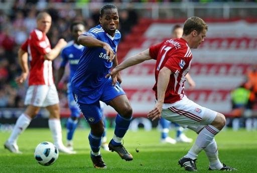 Chelsea empata e fica longe da briga pelo t&iacute;tulo