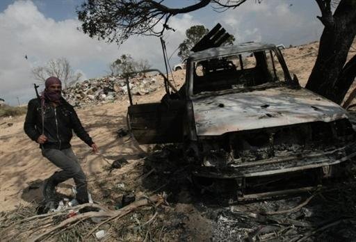 Fogo amigo da Otan mata 13 rebeldes na L&iacute;bia