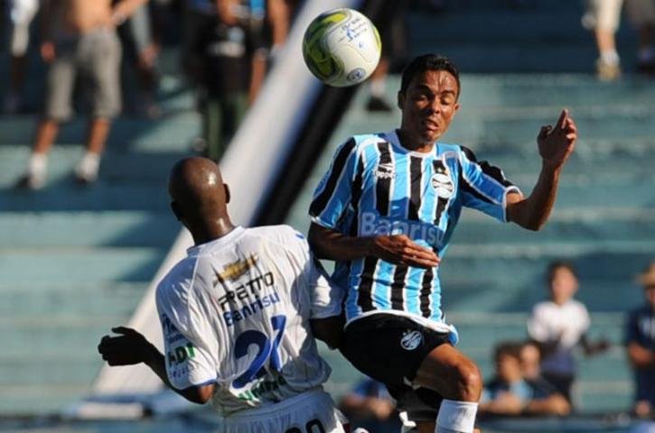 Conversa com Renato no intervalo ajeitou o Gr&ecirc;mio, acredita L&uacute;cio