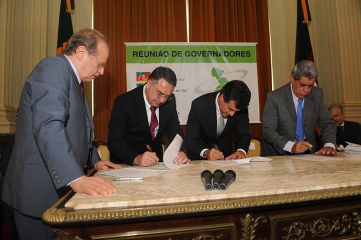 Tarso Genro foi empossado hoje como novo presidente do Conselho de Desenvolvimento e Integra&ccedil;&atilde;o Sul 