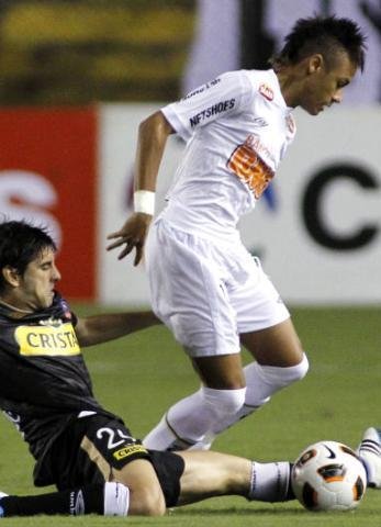 Santos vence Colo Colo e reage na Libertadores