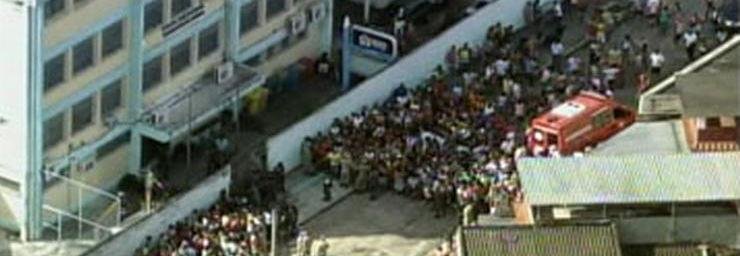 Pelo menos oito morrem ap&oacute;s homem atirar em escola no Rio