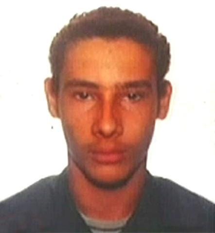 A foto de Wellington Menezes de Oliveira, o atirador de 23 anos que entrou na escola e matou 11 crian&ccedil;as no Rio