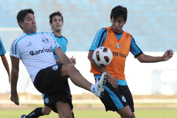 Gr&ecirc;mio encara Junior para garantir vaga nas oitavas da Libertadores