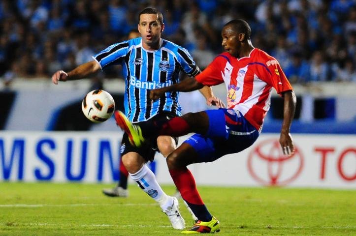 Gr&ecirc;mio vence Junior com autoridade e j&aacute; est&aacute; nas finais da Libertadores