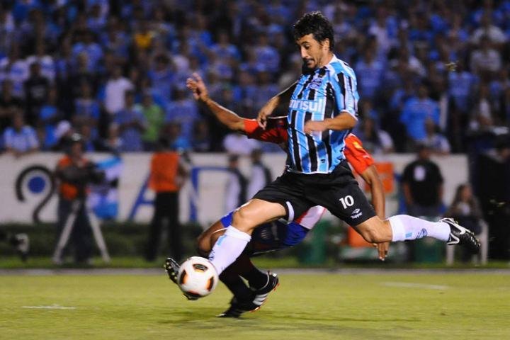 Gr&ecirc;mio termina rodada com dez pontos e classificado &agrave;s oitavas