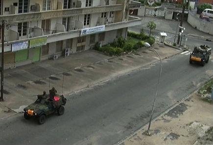 For&ccedil;as do ditador Gbagbo disparam contra casa do embaixador franc&ecirc;s na Costa do Marfim