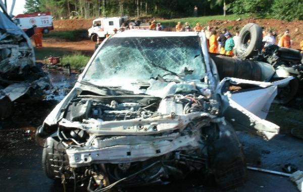 Caminhoneiro alcoolizado causa batida frontal e morte de motorista na BR 386