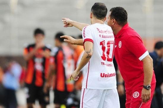 Derrota para o Jaguares foi a &uacute;ltima partida do Inter sob o comando de Roth em 2011