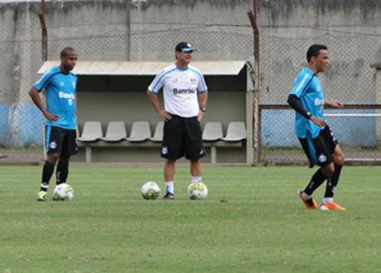 Gr&ecirc;mio enfrenta o Santa Cruz com tr&ecirc;s desfalques