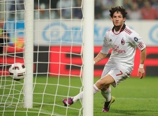 Pato marca e Milan volta liderar isoladamente o Italiano