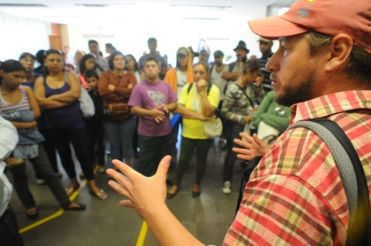Ap&oacute;s encontro com secret&aacute;rio, assentados deixam Centro Administrativo
