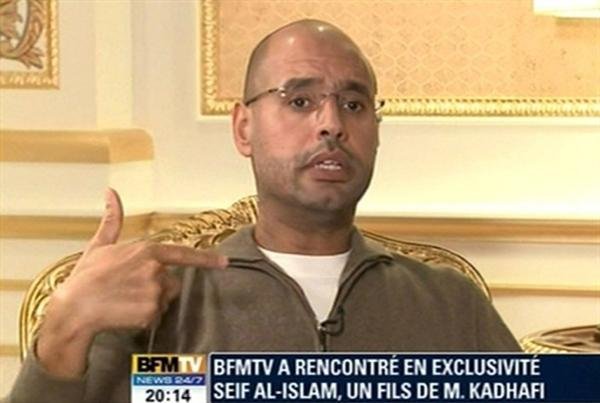 Filho de Khadafi afasta a hip&oacute;tese de o pai deixar o poder