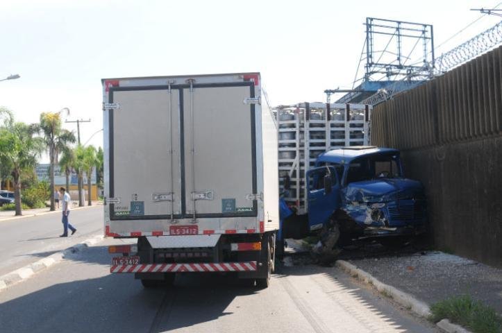 Perdi meu caminh&atilde;ozinho, lamenta motorista ap&oacute;s acidente