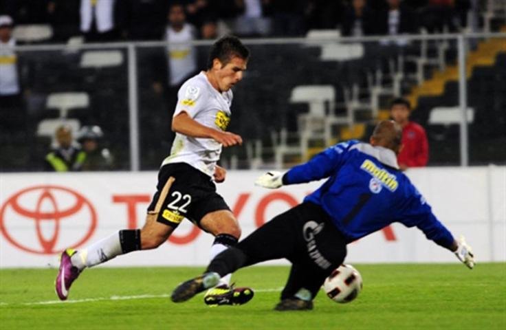 Colo Colo vence T&aacute;chira e complica vida do Santos na Libertadores