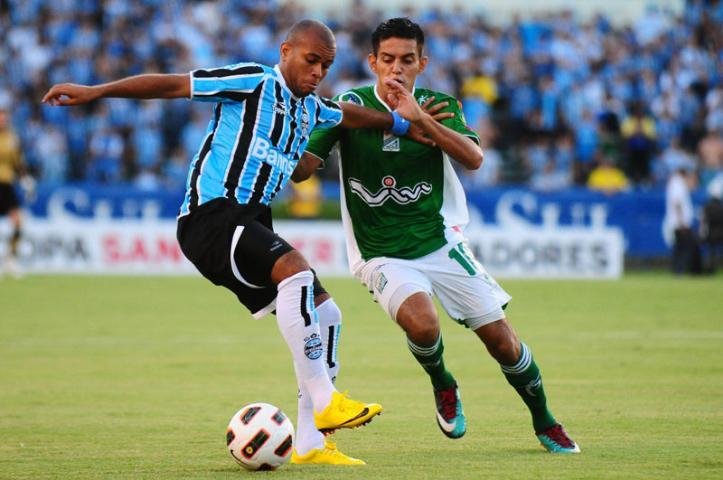 T&eacute;cnico do Oriente Petrolero deve poupar cinco titulares contra o Gr&ecirc;mio