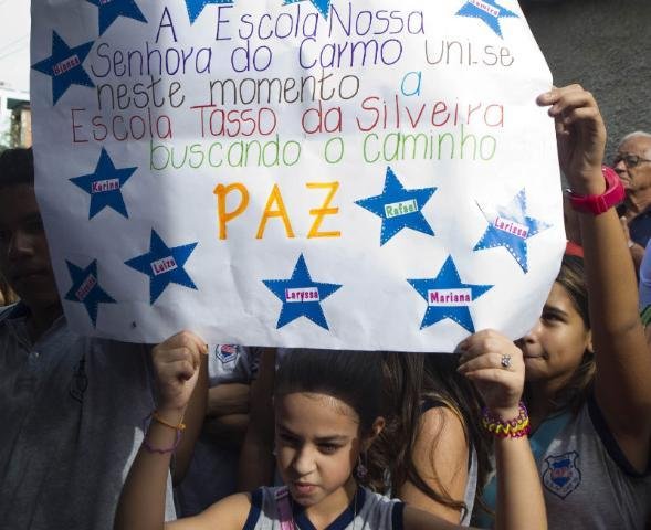 A missa acontece na rua General Bernardino de Matos, local pr&oacute;ximo &agrave; escola