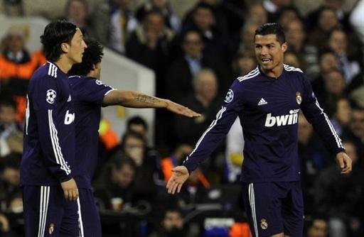 Real Madrid vence Tottenham com gol em frango de Gomes
