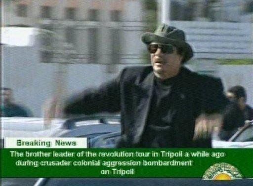 TV estatal l&iacute;bia divulga imagens de Kadhafi desafiando bombardeios em Tr&iacute;poli