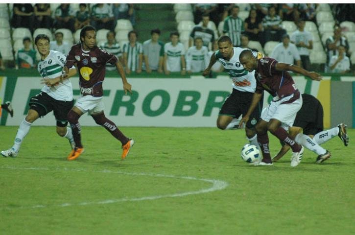 Caxias &eacute; goleado pelo Coritiba e depende de milagre na Copa do Brasil 