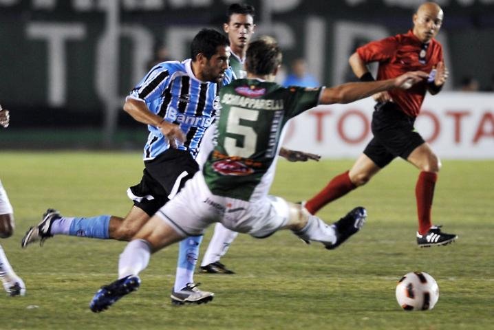 Oriente Petrolero decreta vexame do Gr&ecirc;mio na Bol&iacute;via