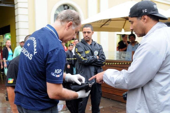 Adolescente confessa ter matado vendedor em Porto Alegre