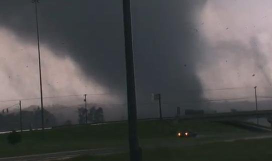 Tornados matam 16 pessoas nos EUA