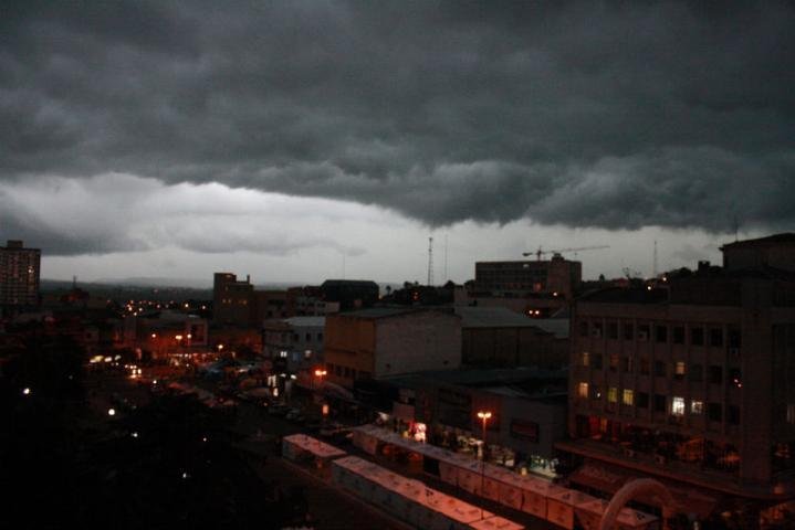 Dia vira noite em Santana do Livramento