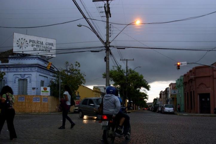 Regi&atilde;o Metropolitana e outras &aacute;reas devem ter temporais nesta noite