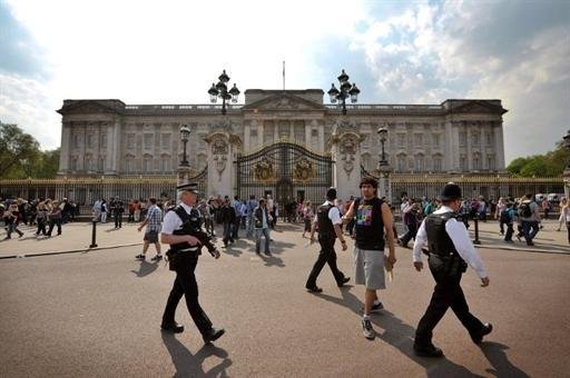 Elizabeth II comemora 85 anos com visita &agrave; abadia de Westminster
