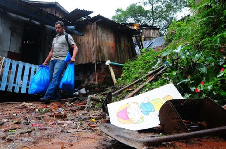 Identificadas crian&ccedil;as mortas por deslizamento em Novo Hamburgo