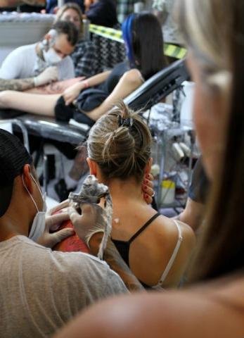 Festival de tatuagens re&uacute;ne bom p&uacute;blico em Porto Alegre