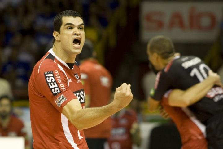 Sesi derrota Cruzeiro e conquista t&iacute;tulo da Superliga Masculina de V&ocirc;lei