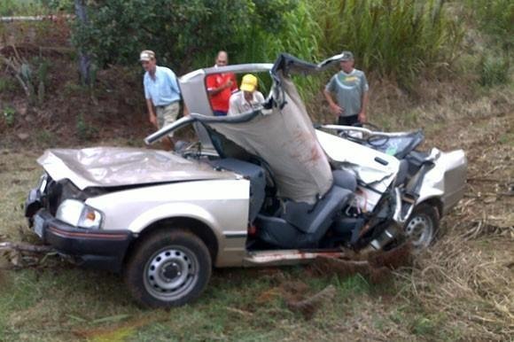 Pelo menos 30 pessoas morrem em acidentes de tr&acirc;nsito durante o feriado