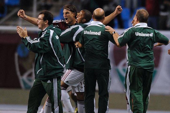 Fluminense ganha por 3 a 1 e abre boa vantagem