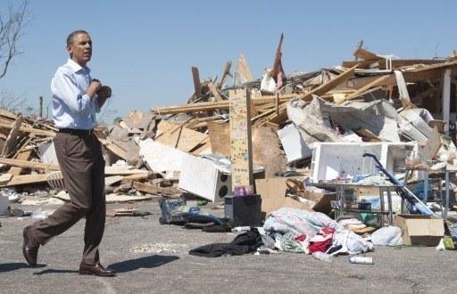 Obama promete ajuda ao visitar o Alabama depois dos tornados