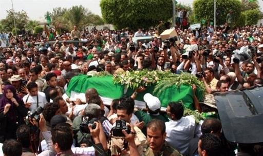 Corpo de filho de Kadhafi &eacute; sepultado na L&iacute;bia