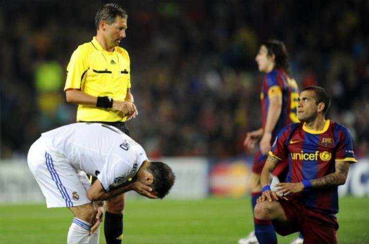 Real Madrid volta a reclamar e credita elimina&ccedil;&atilde;o pelo Barcelona ao &aacute;rbitro