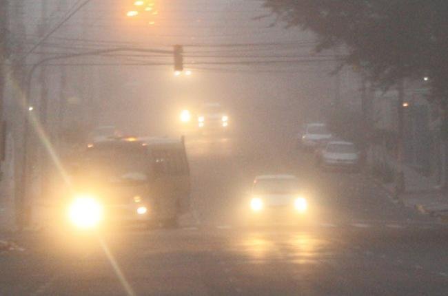 Nevoeiro tamb&eacute;m dificulta a visibilidade em Porto Alegre 