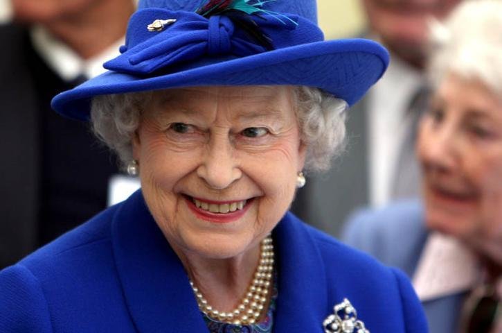 Rainha da Inglaterra produzir&aacute; seu pr&oacute;prio espumante