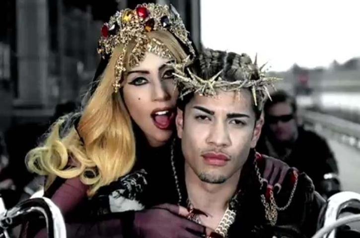 Lady Gaga lan&ccedil;a o clipe &acute;Judas` com menos pol&ecirc;mica que o esperado